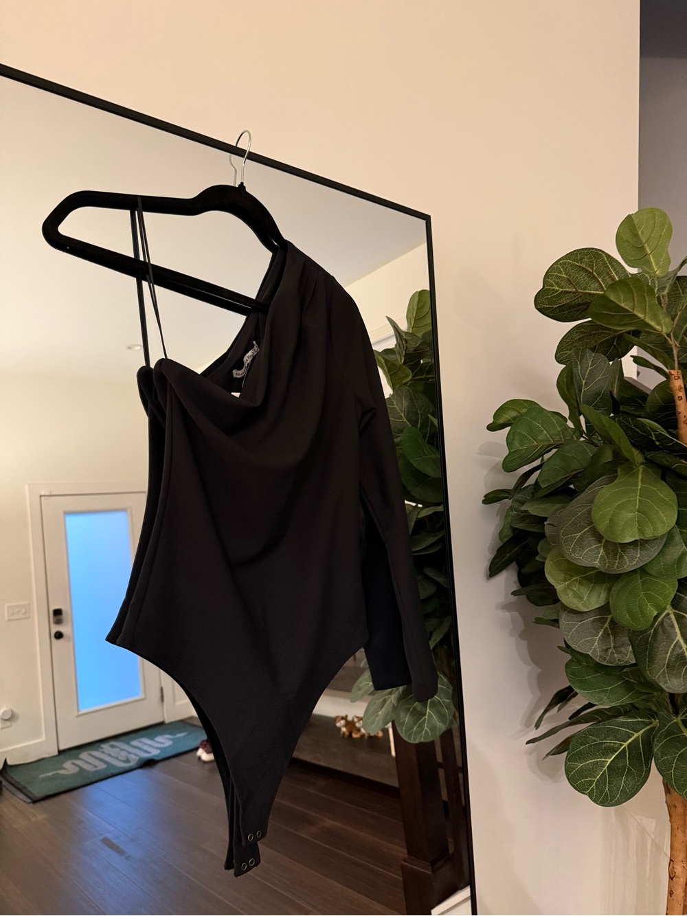 Abercrombie Fitch Black One Shoulder Draped Cowl Bodysuit Size M NWT Asymmetric